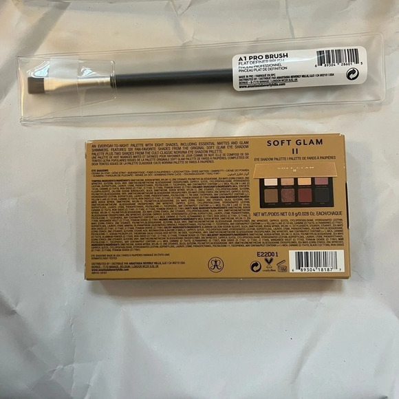 Anastasia Beverly Hills Soft Glam 2 Mini Gift set: pallet, A1 pro brush and bag - Picture 4 of 6